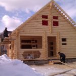 Срубы из профилированного бруса и оцилиндрованного бревна.