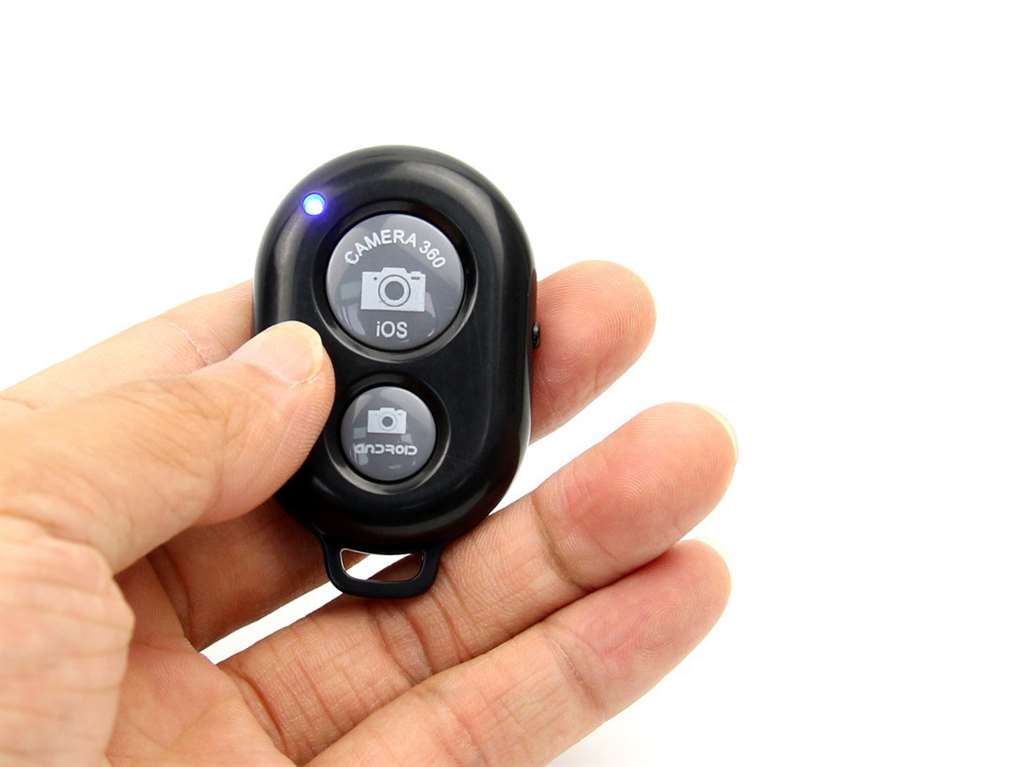 Селфи кнопка или Bluetooth пульт дистанционный для съёмки.