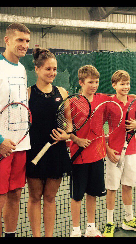 Школа большого тенниса для детей от 4 до 12 лет приглашает