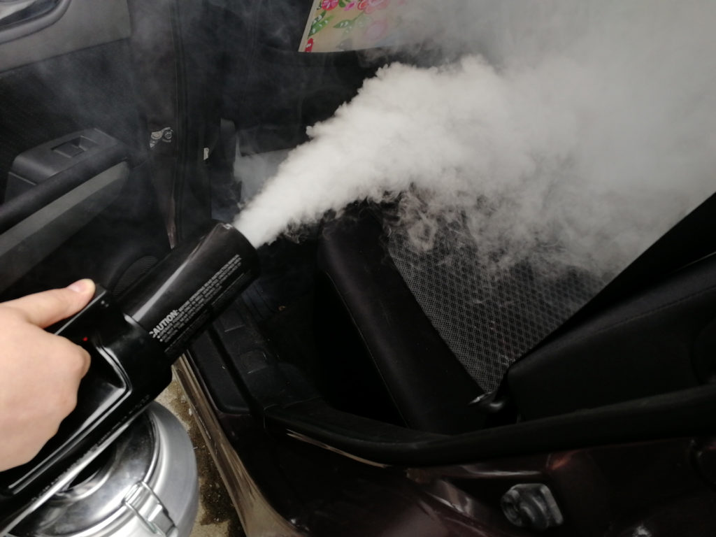 Устранение и удаление неприятных запахов в квартире и автомобиле