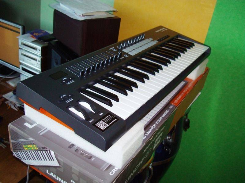 MIDI-клавиатура Novation launchkey 49