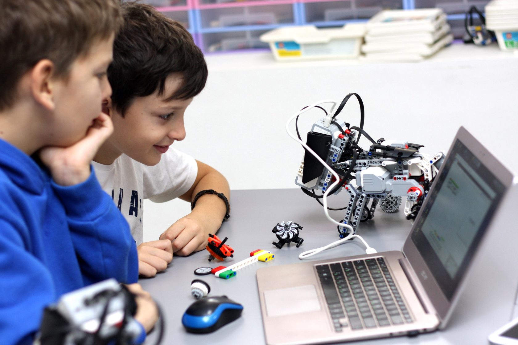 Компьютерные курсы робототехники LEGO для детей