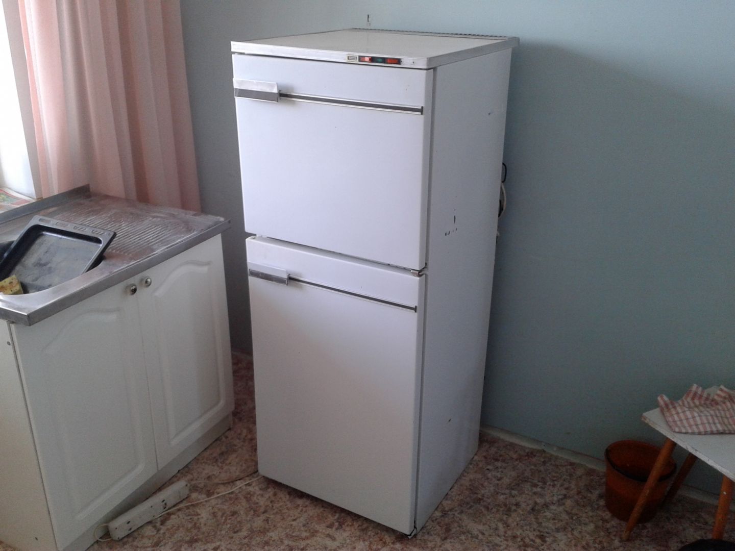 Где можно сдать холодильник. Холодильник Бирюса 1970. Холодильник Бирюса СССР 160. Бирюса 50. Холодильник Бирюса 70 годов.