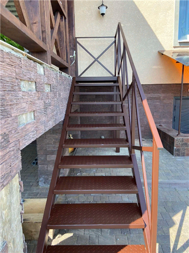 Лестницы с площадкой стиль лофт от 3000р